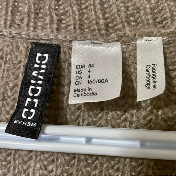 H&M Open Front Mohair, Wool and Acrylic Blend Knit Cardigan w/Two Front Pockets - Picture 7 of 8